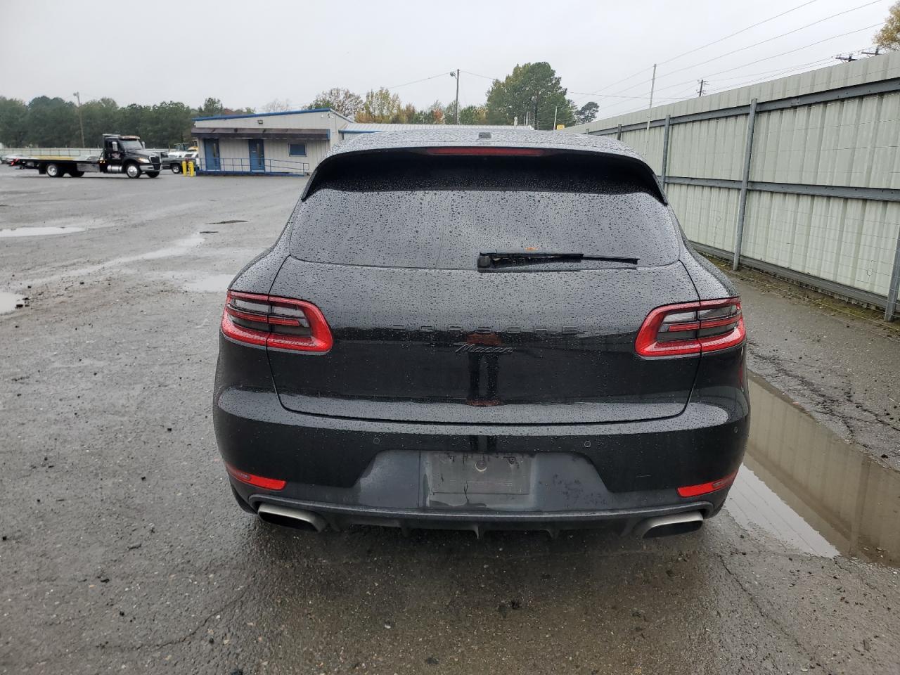 2017 Porsche Macan - Image 6