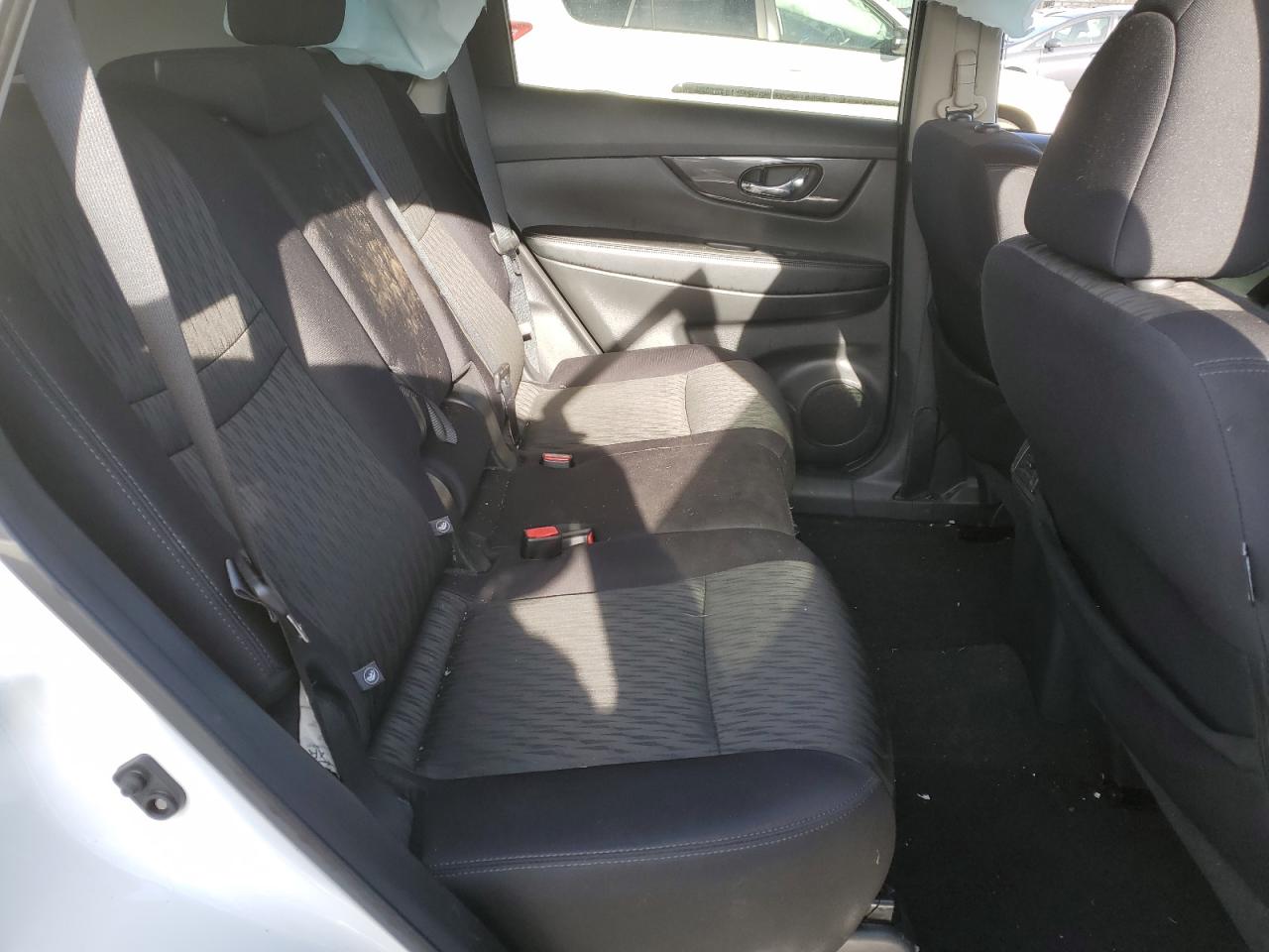 2017 Nissan Rogue - Image 11