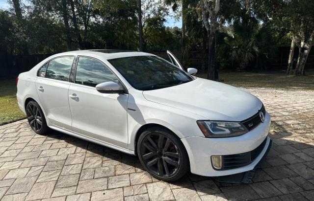 Sedans VOLKSWAGEN JETTA 2014 White