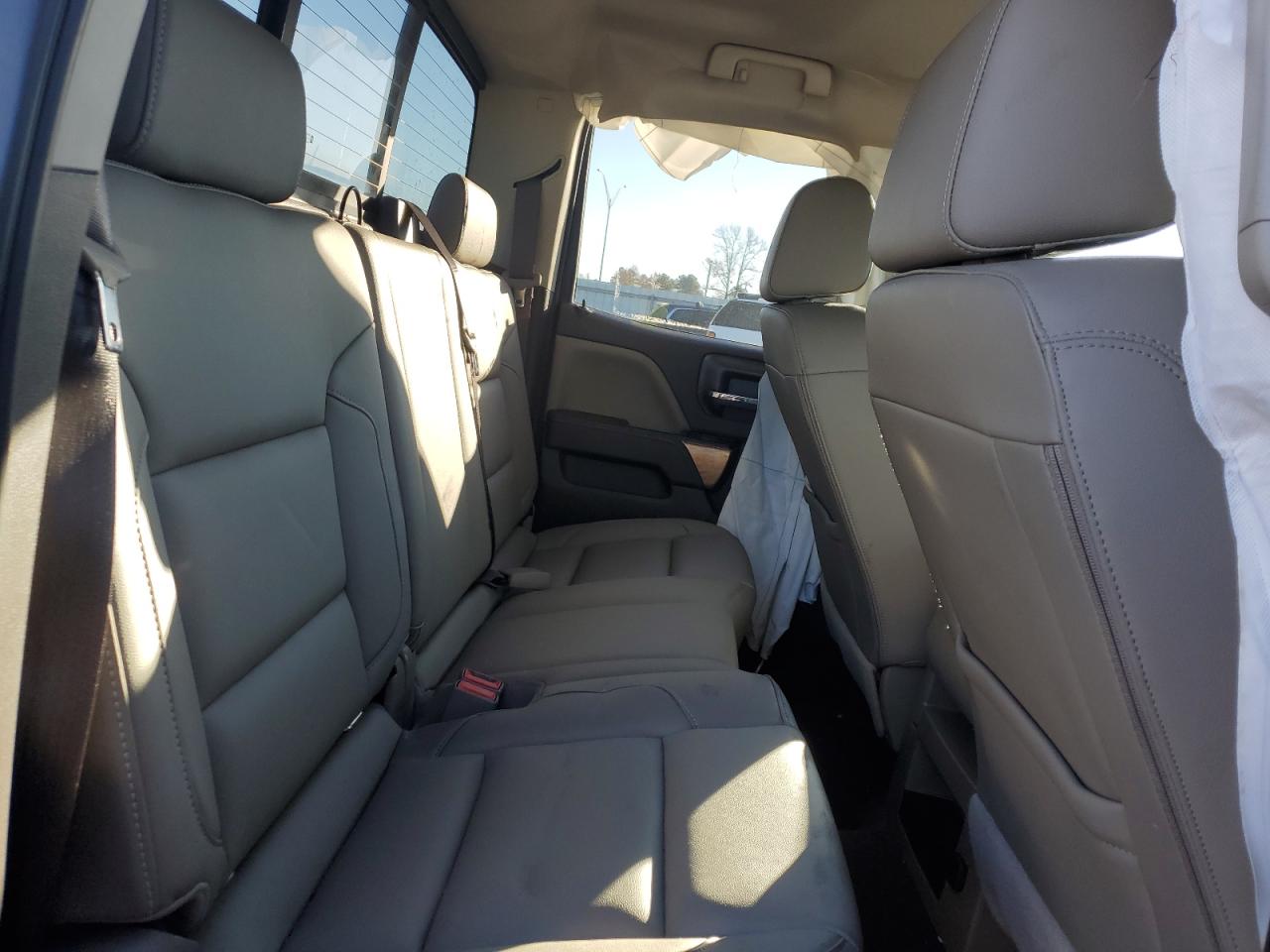 2018 Chevrolet Silverado - Image 10