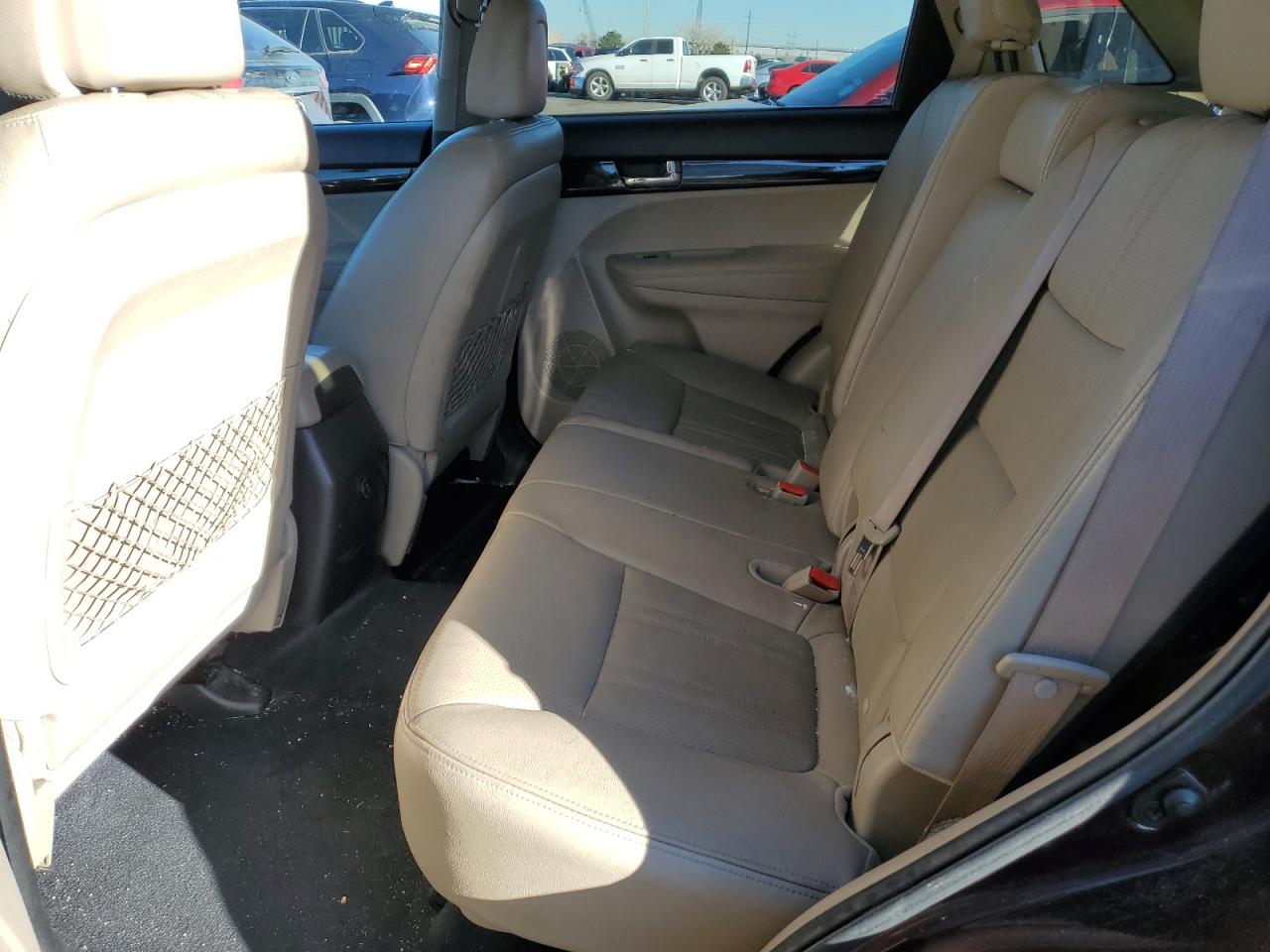 2012 Kia Sorento - Image 11