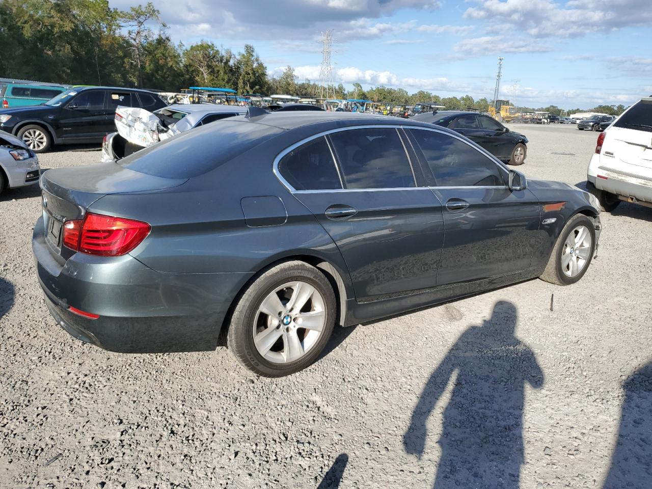 VIN WBAXG5C54DD230084 2013 BMW 5 SERIES no.3