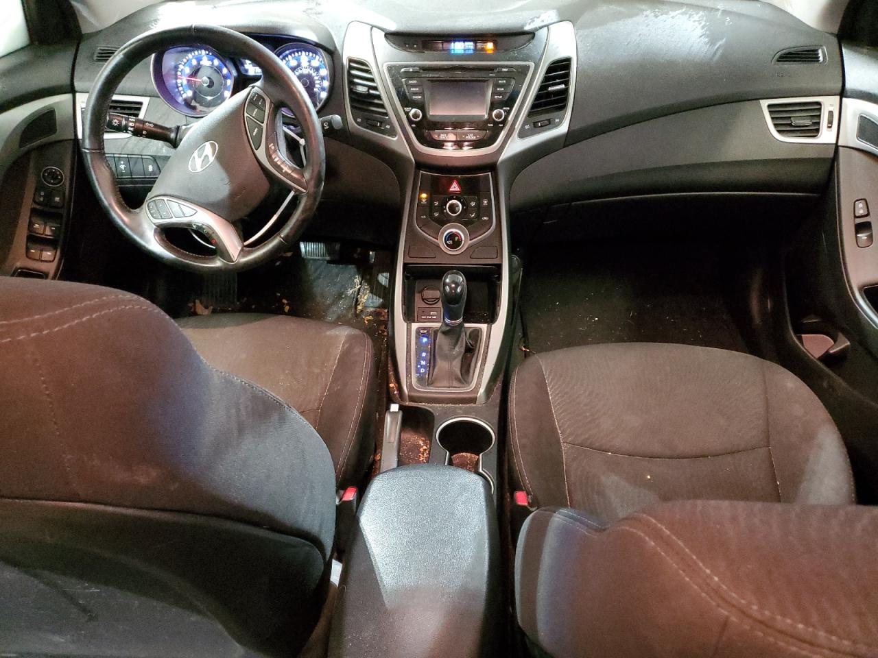 2015 Hyundai Elantra - Image 8