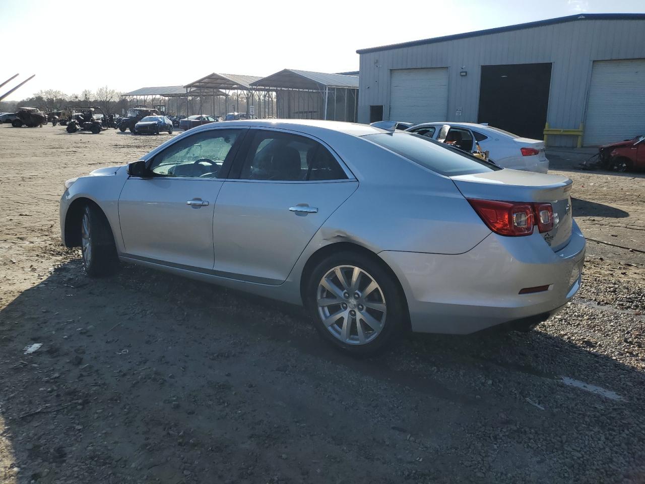 VIN 1G11E5SA2GF132444 2016 CHEVROLET MALIBU no.2