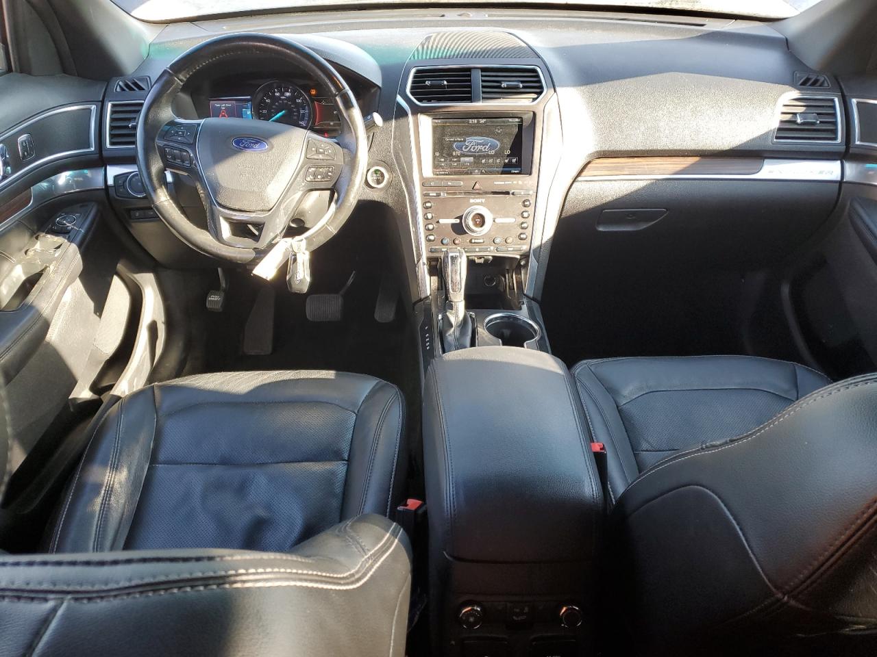 2016 Ford Explorer - Image 8