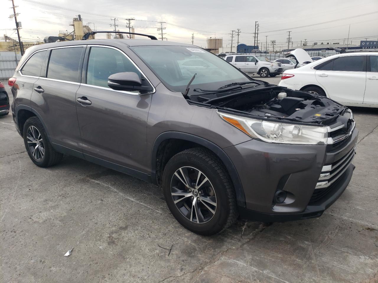 VIN 5TDZZRFH9KS303437 2019 TOYOTA HIGHLANDER no.4