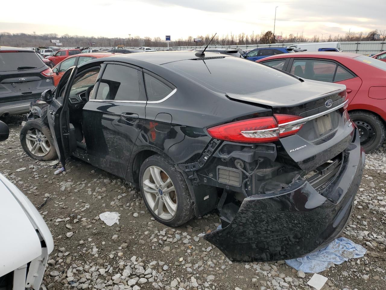 VIN 3FA6P0LU8JR140101 2018 FORD FUSION no.2