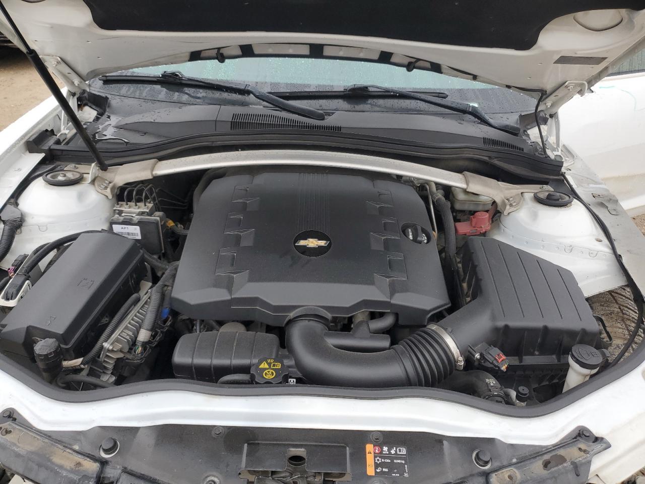 2015 Chevrolet Camaro - Image 11