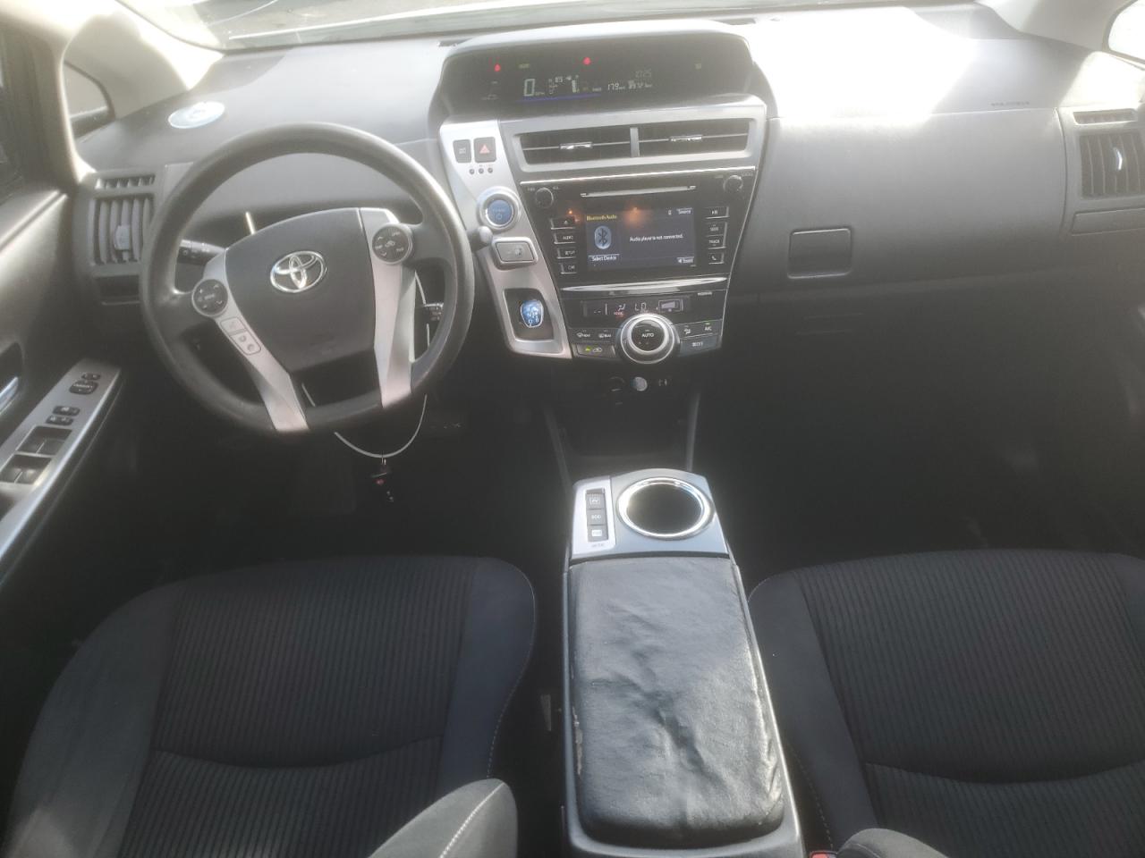 2015 Toyota Prius - Image 8