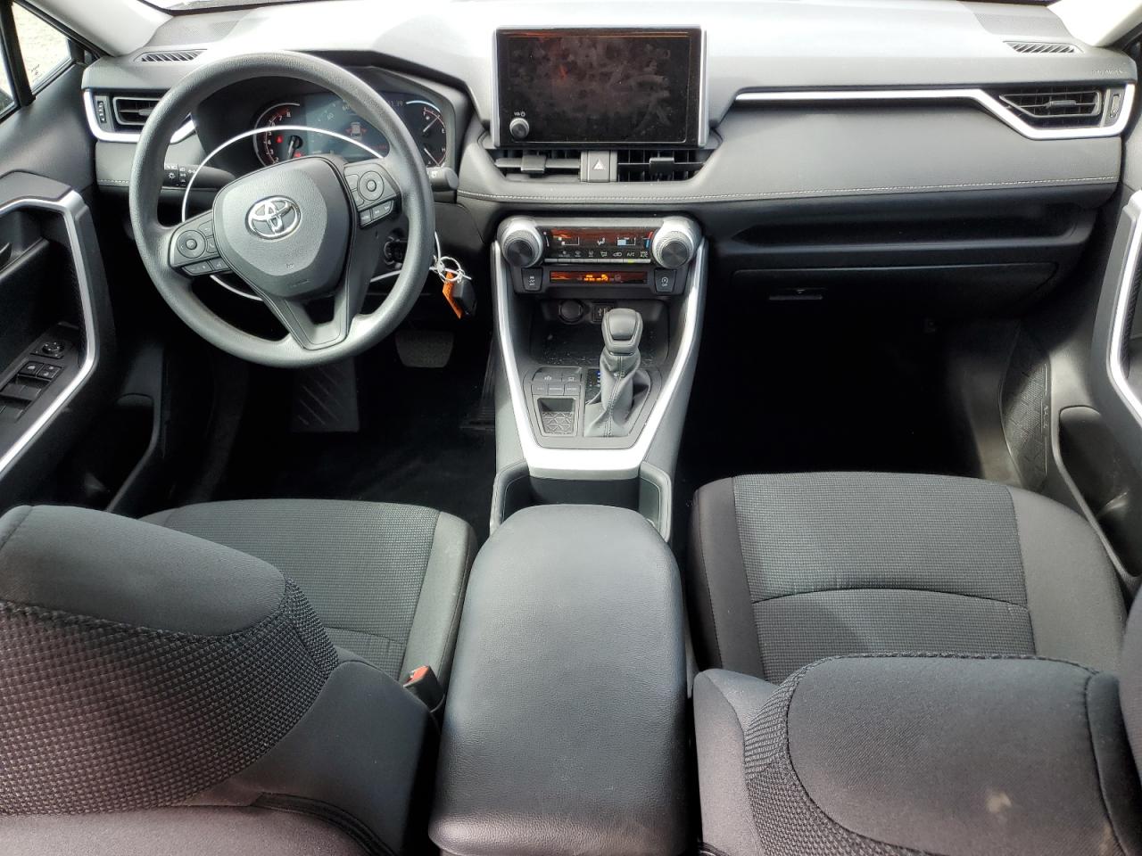 2024 Toyota RAV 4 - Image 8