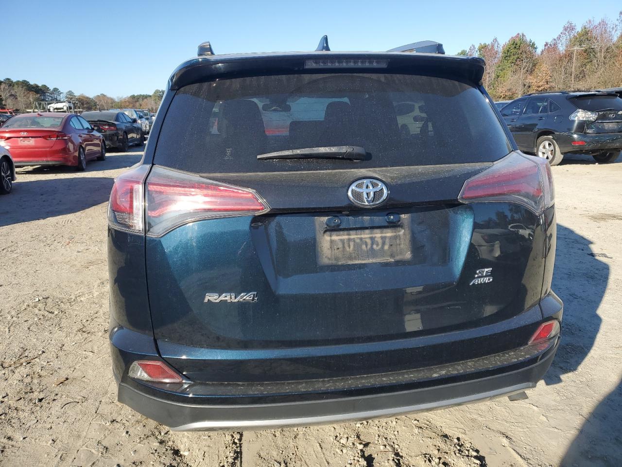 VIN JTMJFREV7HJ156747 2017 TOYOTA RAV4 no.6