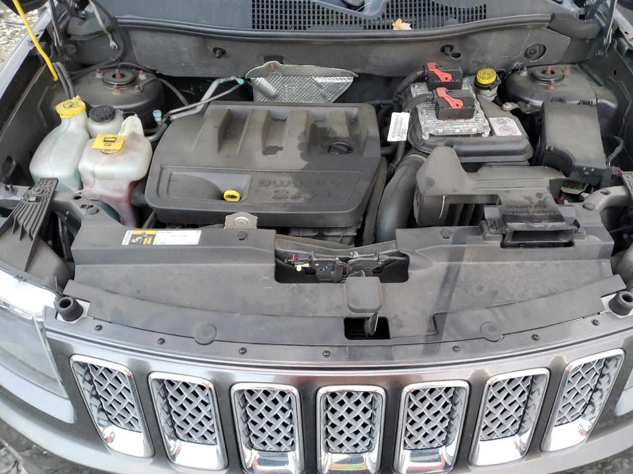 2016 Jeep Compass - Image 12