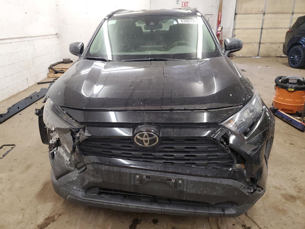 VIN JTMF1RFV8KJ011212 2019 TOYOTA RAV4 no.5