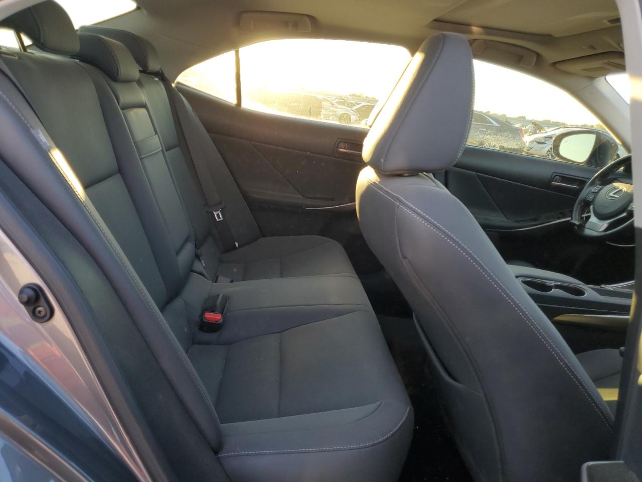 2019 Lexus IS - Image 10