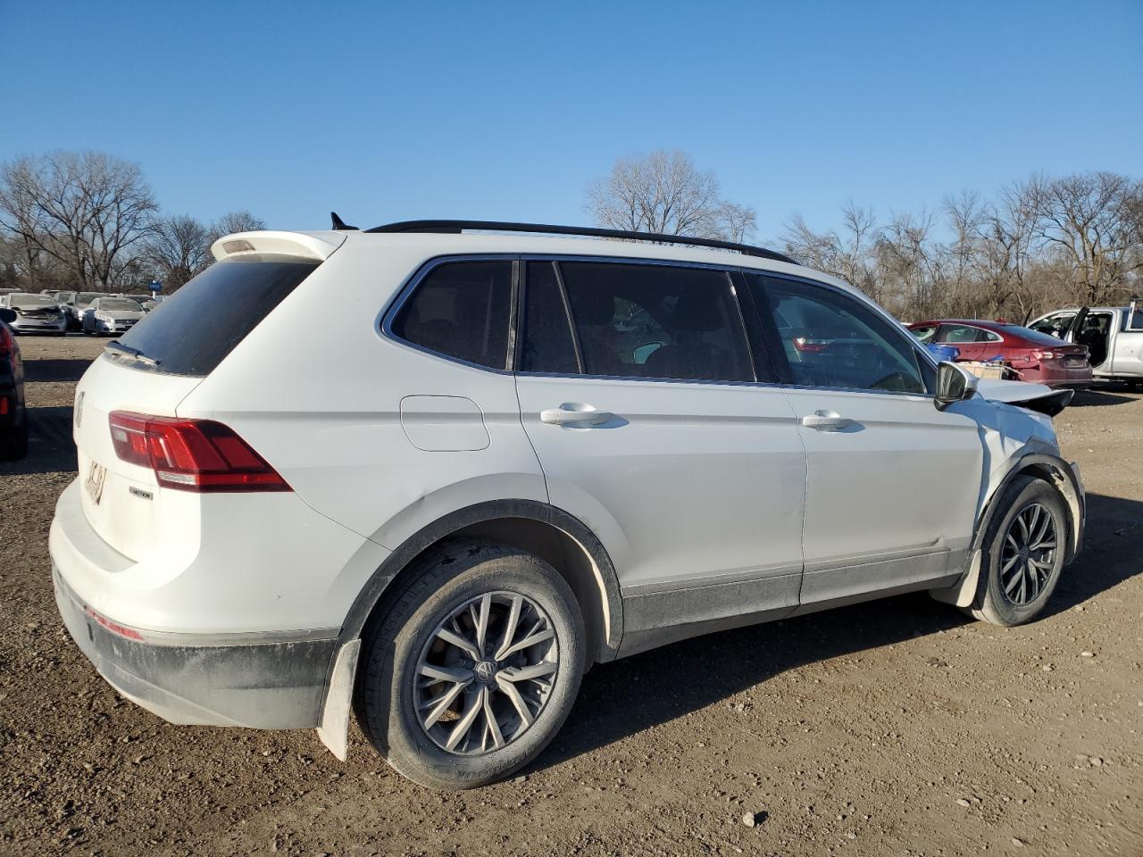 2021 Volkswagen Tiguan - Image 3