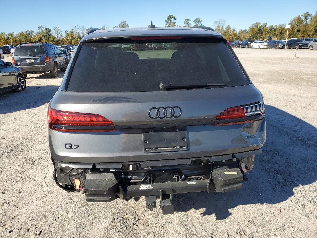2023 Audi Q7 - Image 6