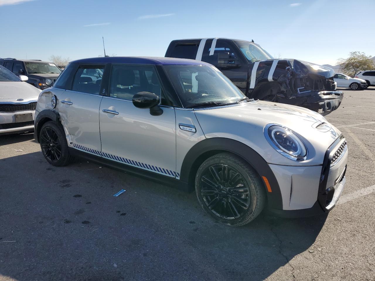 2022 MINI Cooper - Image 4