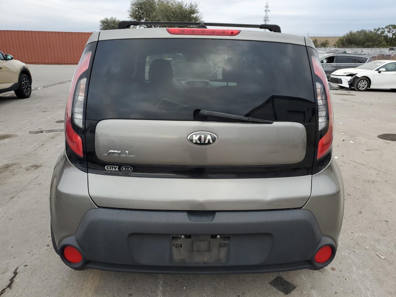 VIN KNDJN2A29F7235899 2015 KIA SOUL no.6