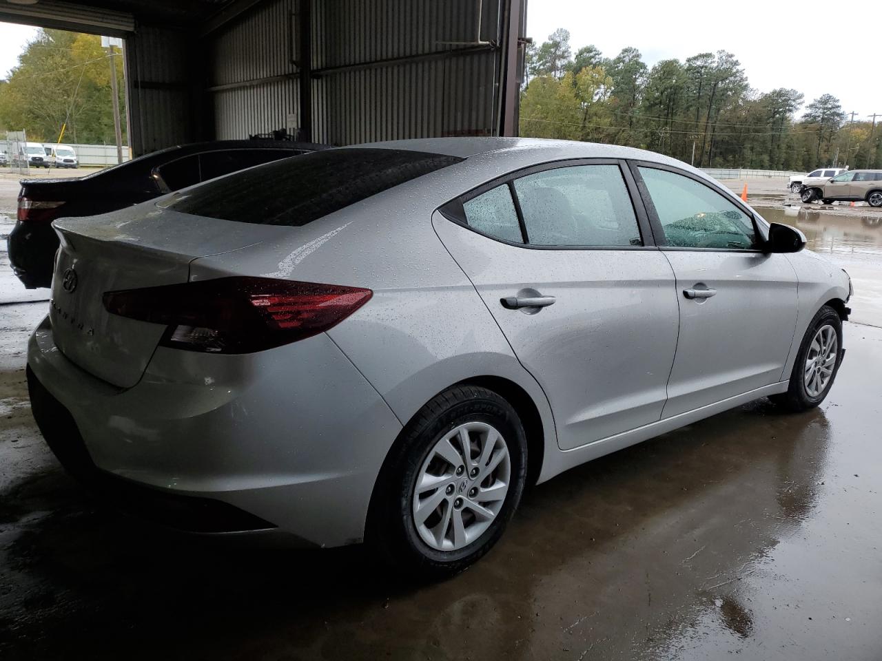 2020 Hyundai Elantra - Image 3