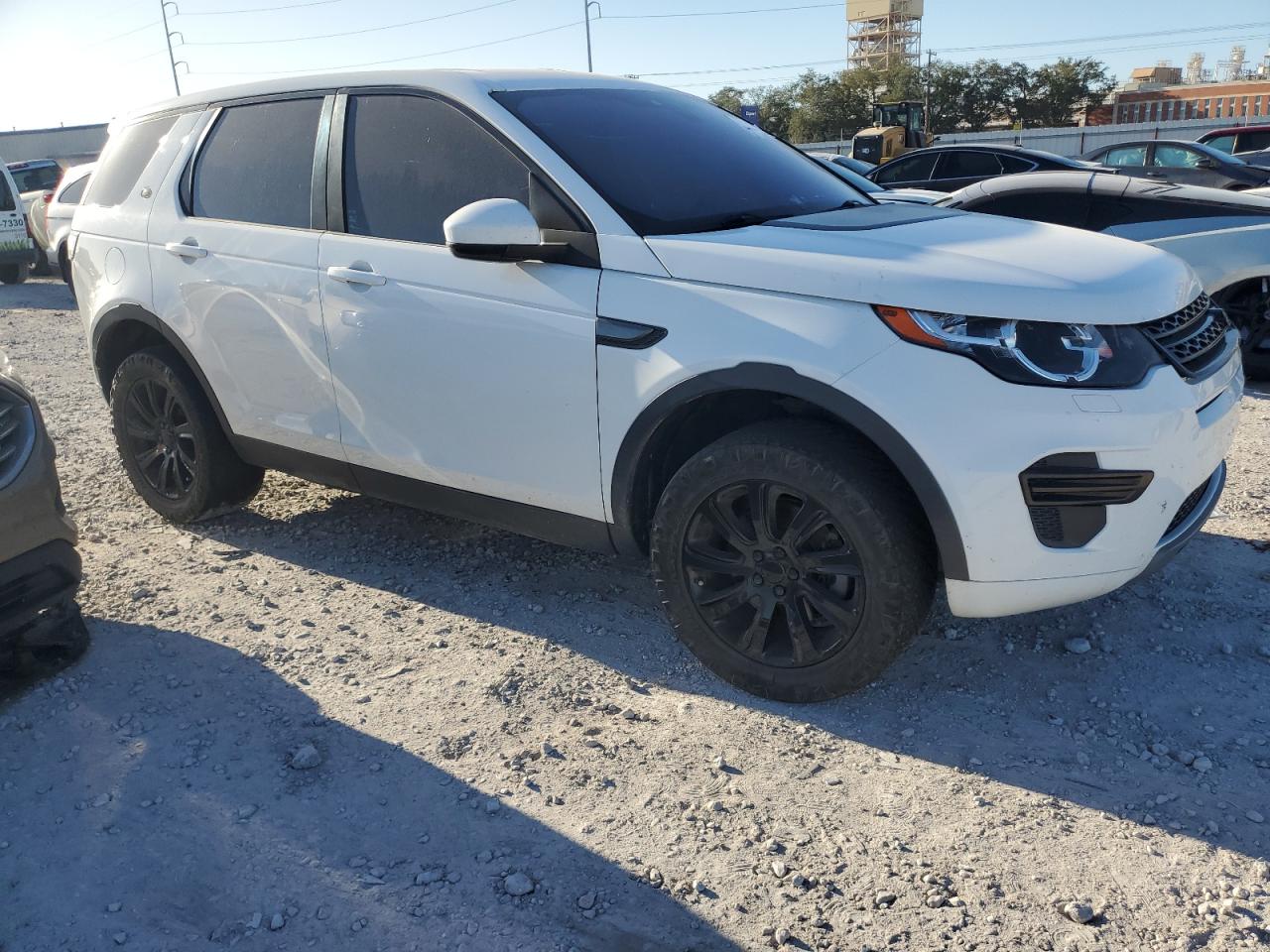 2017 Land Rover Discovery - Image 4