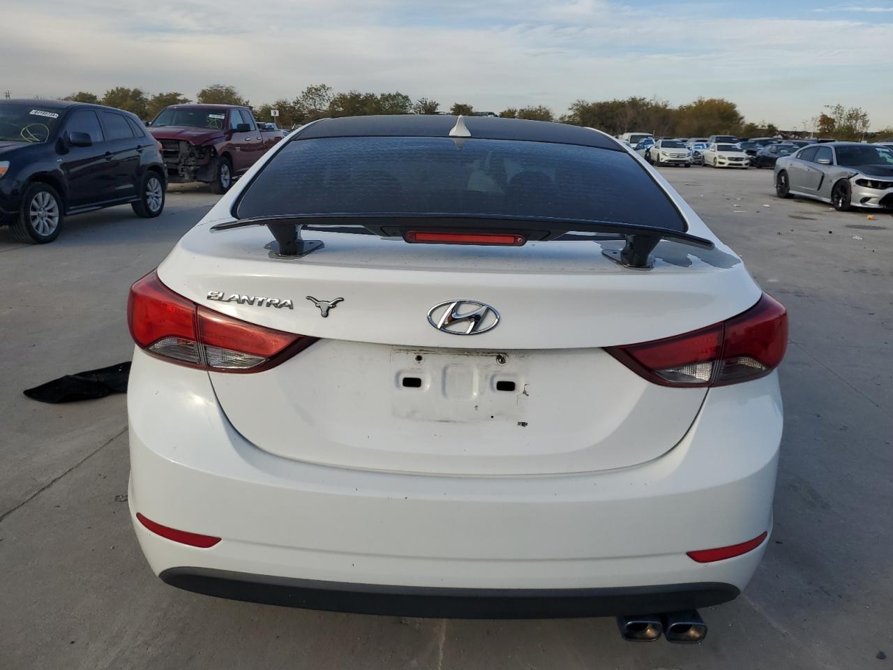 2014 Hyundai Elantra - Image 6