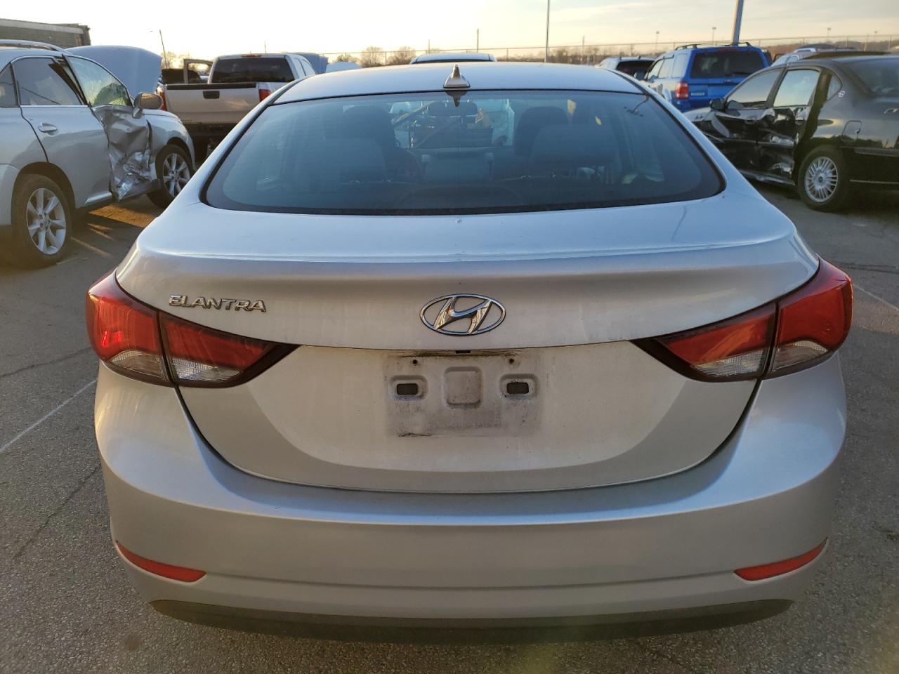 2016 Hyundai Elantra - Image 6