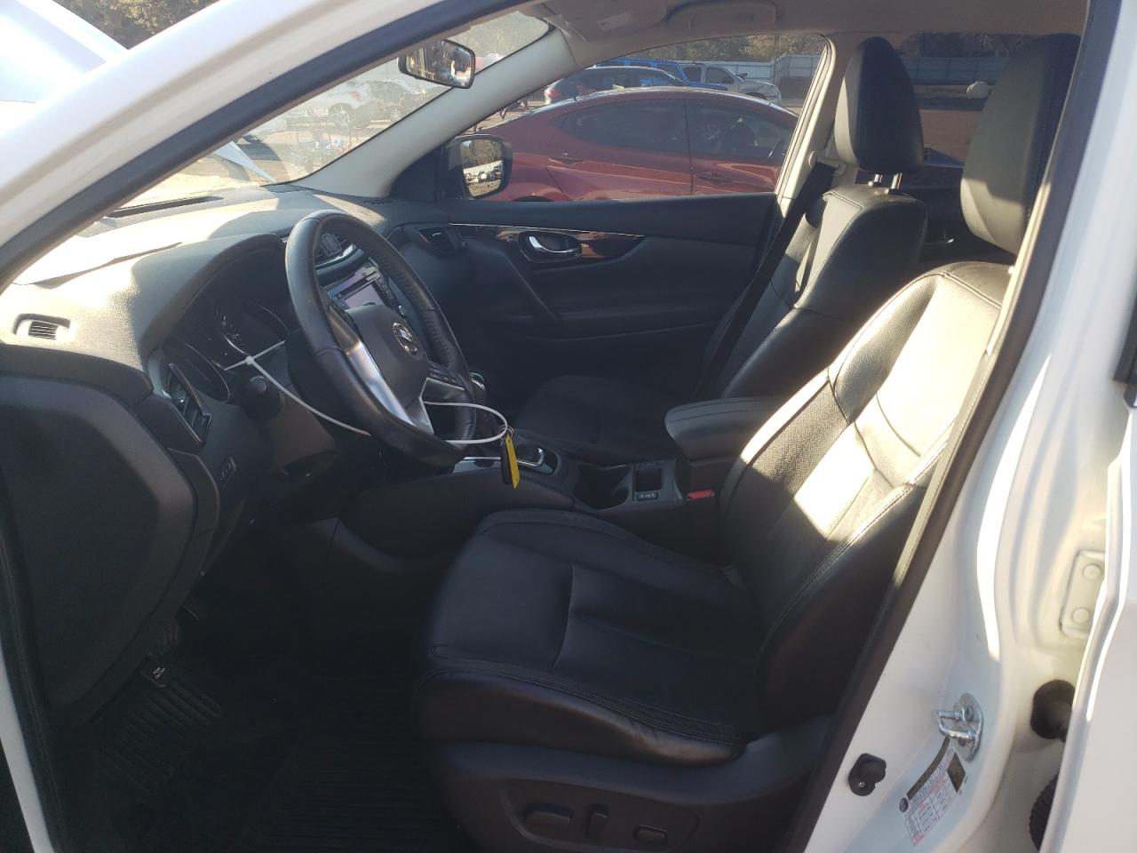 2017 Nissan Rogue - Image 7