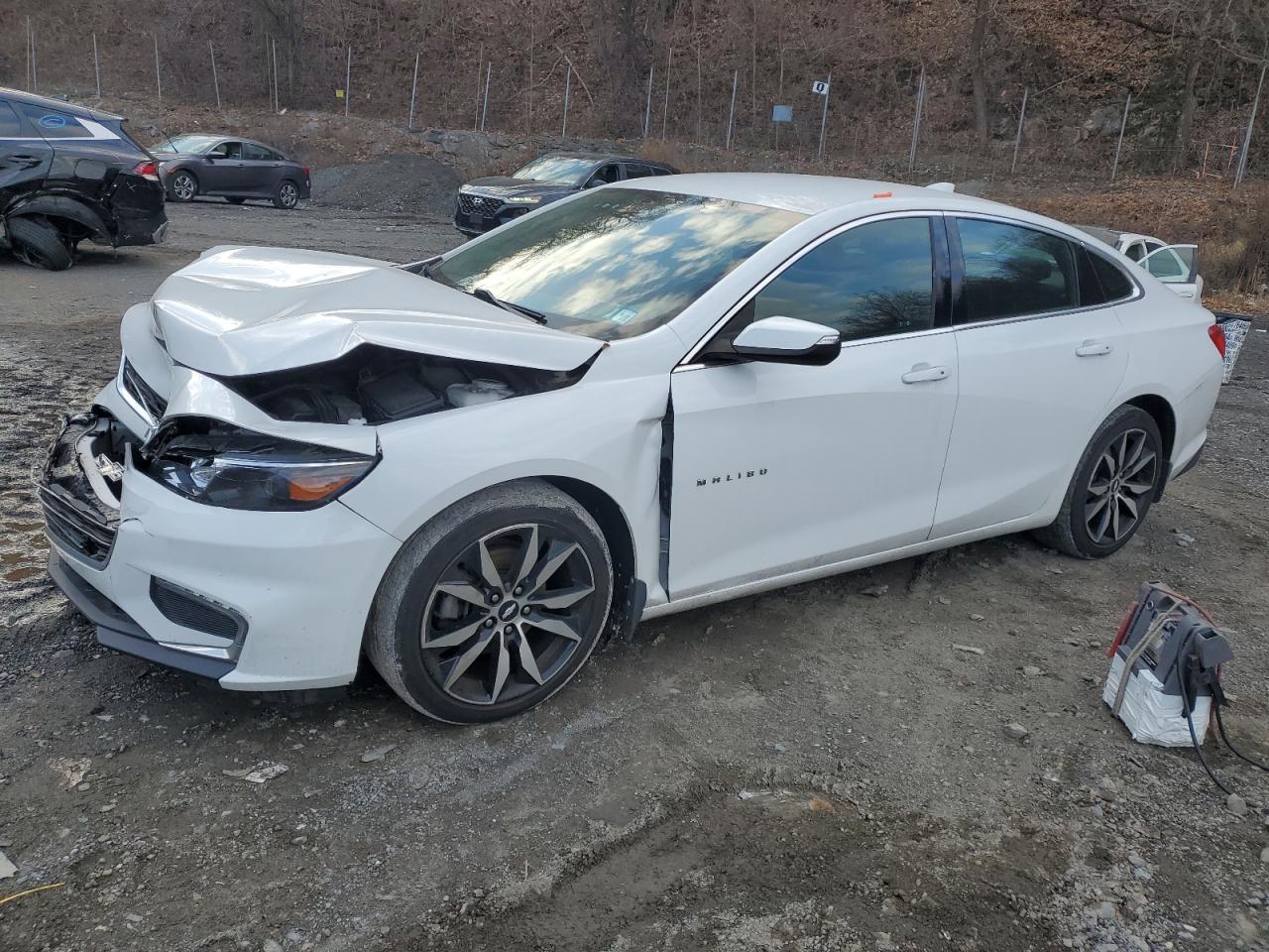 VIN 1G1ZD5ST8JF292262 2018 CHEVROLET MALIBU no.1