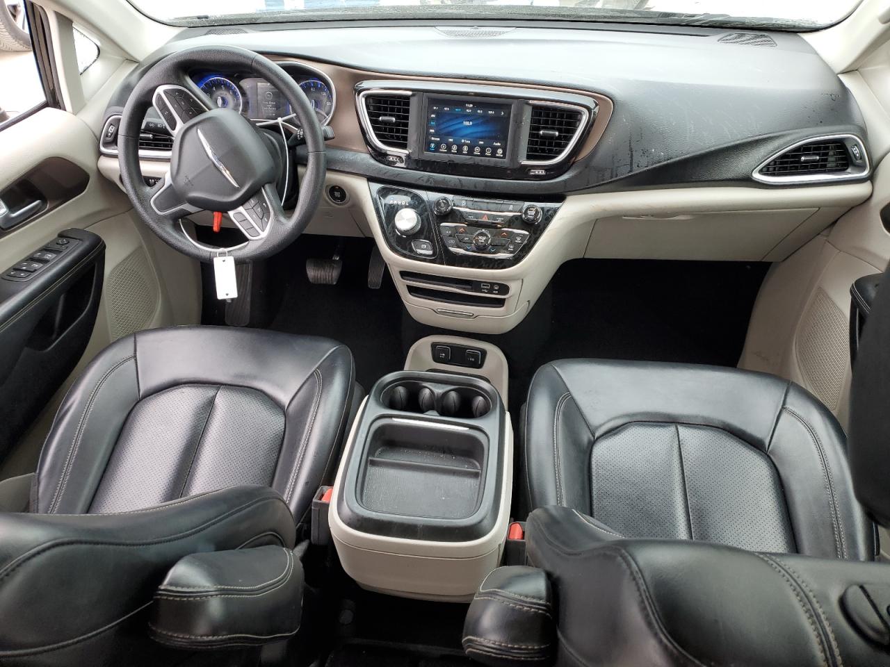 2020 Chrysler Voyager - Image 8
