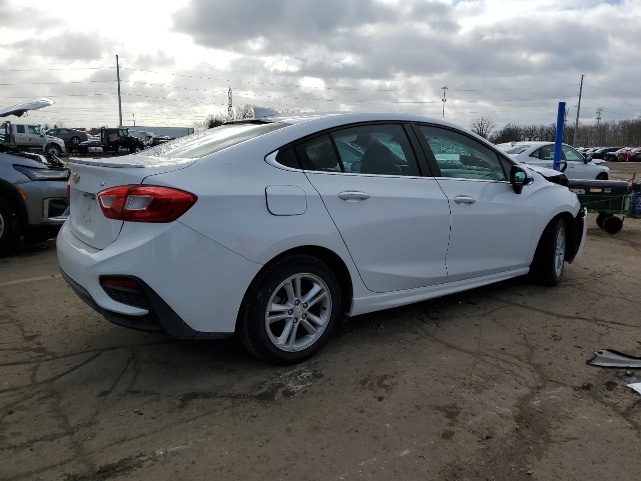 2017 Chevrolet Cruze - Image 3