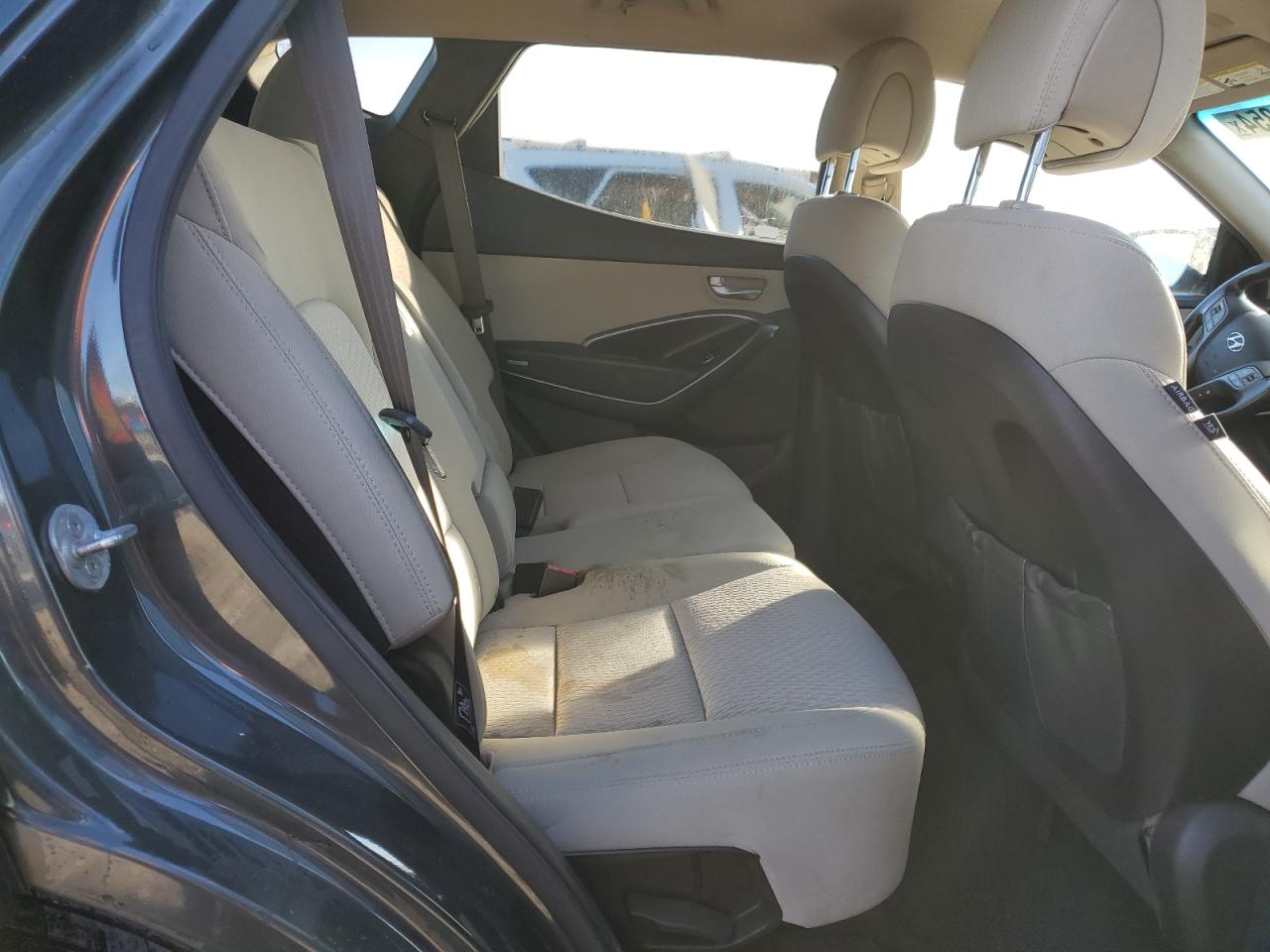 2013 Hyundai Santa Fe - Image 11