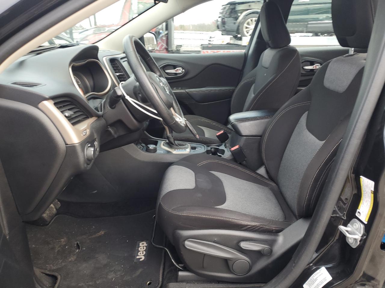 2016 Jeep Grand Cherokee - Image 7