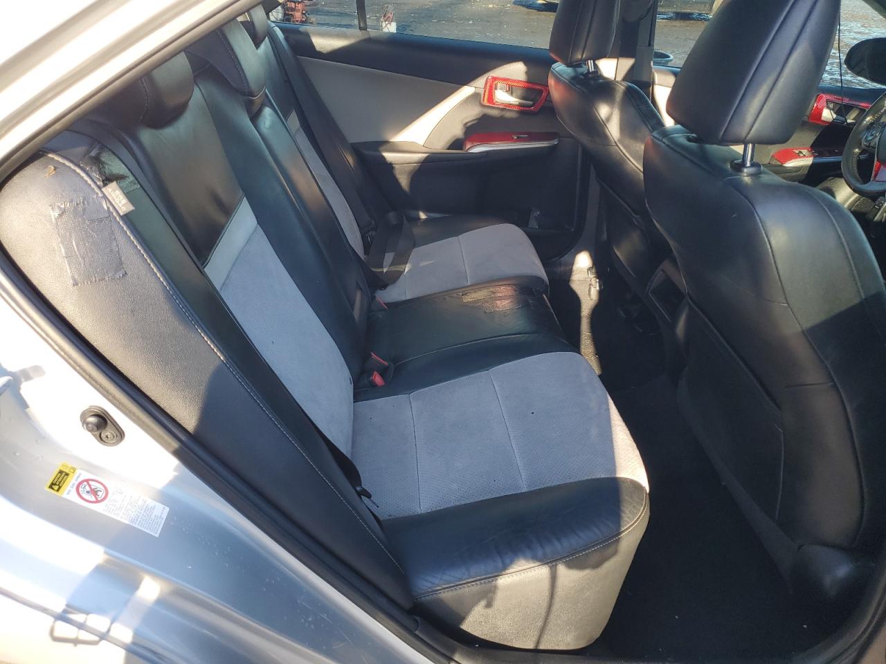 2012 Toyota Camry - Image 11