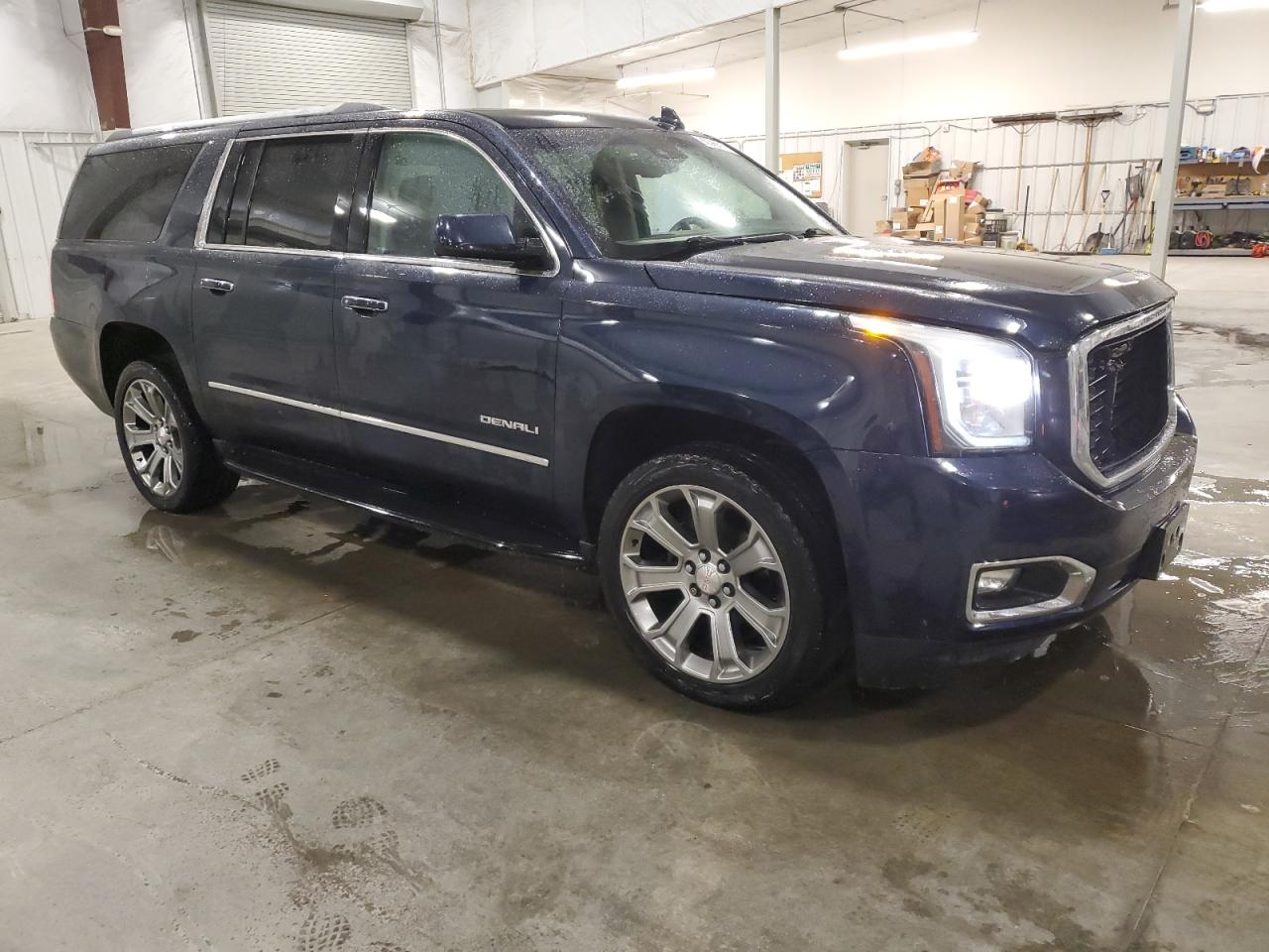 2017 GMC Yukon - Image 4