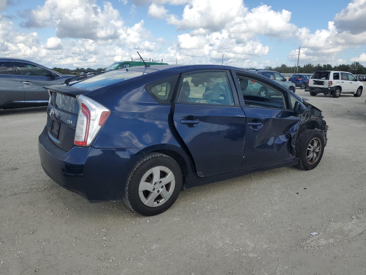 VIN JTDKN3DU6E1744129 2014 TOYOTA PRIUS no.3