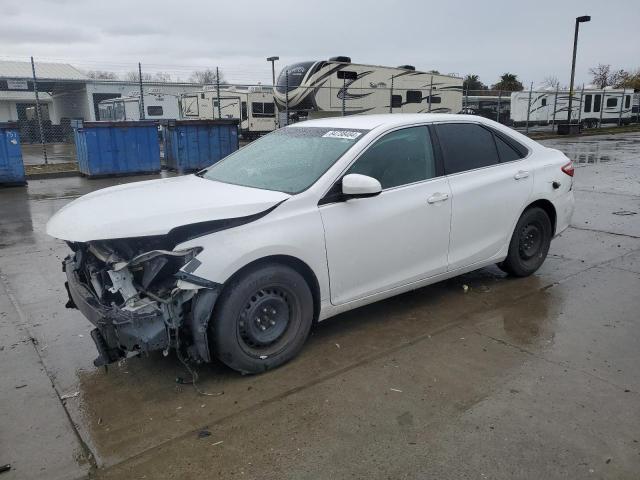  TOYOTA CAMRY 2015 Biały