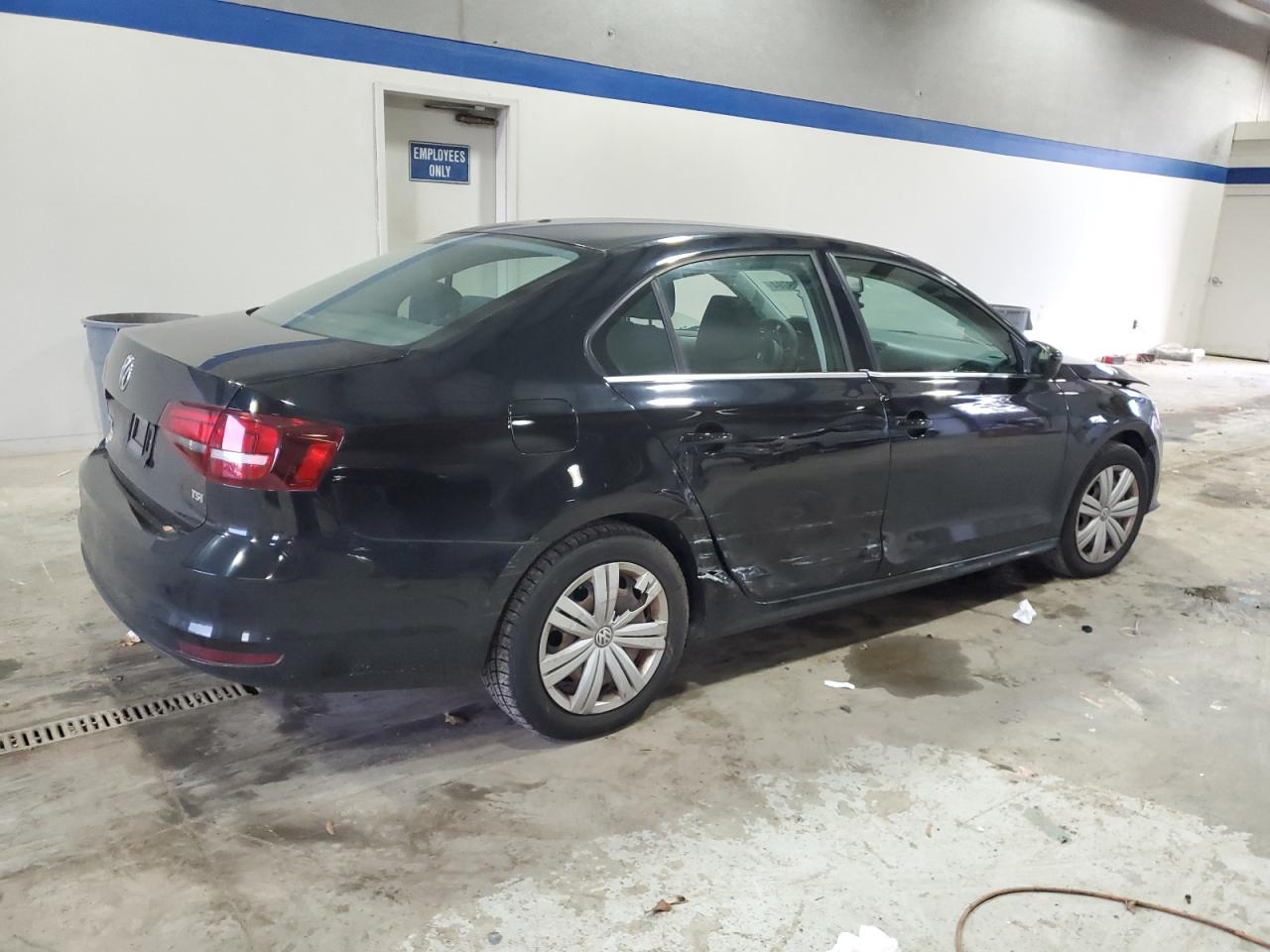 2017 Volkswagen Jetta - Image 3