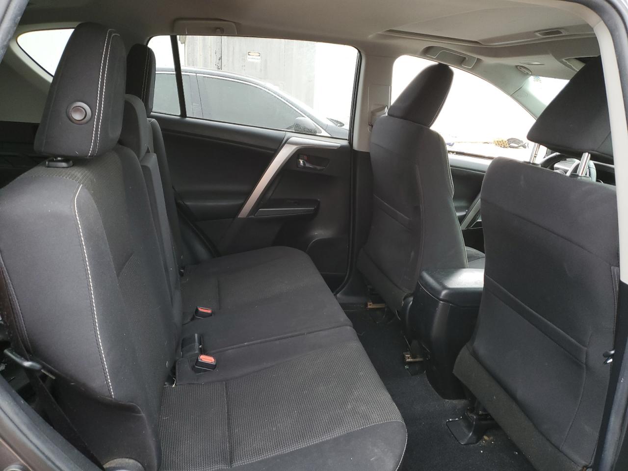 2017 Toyota RAV 4 - Image 11