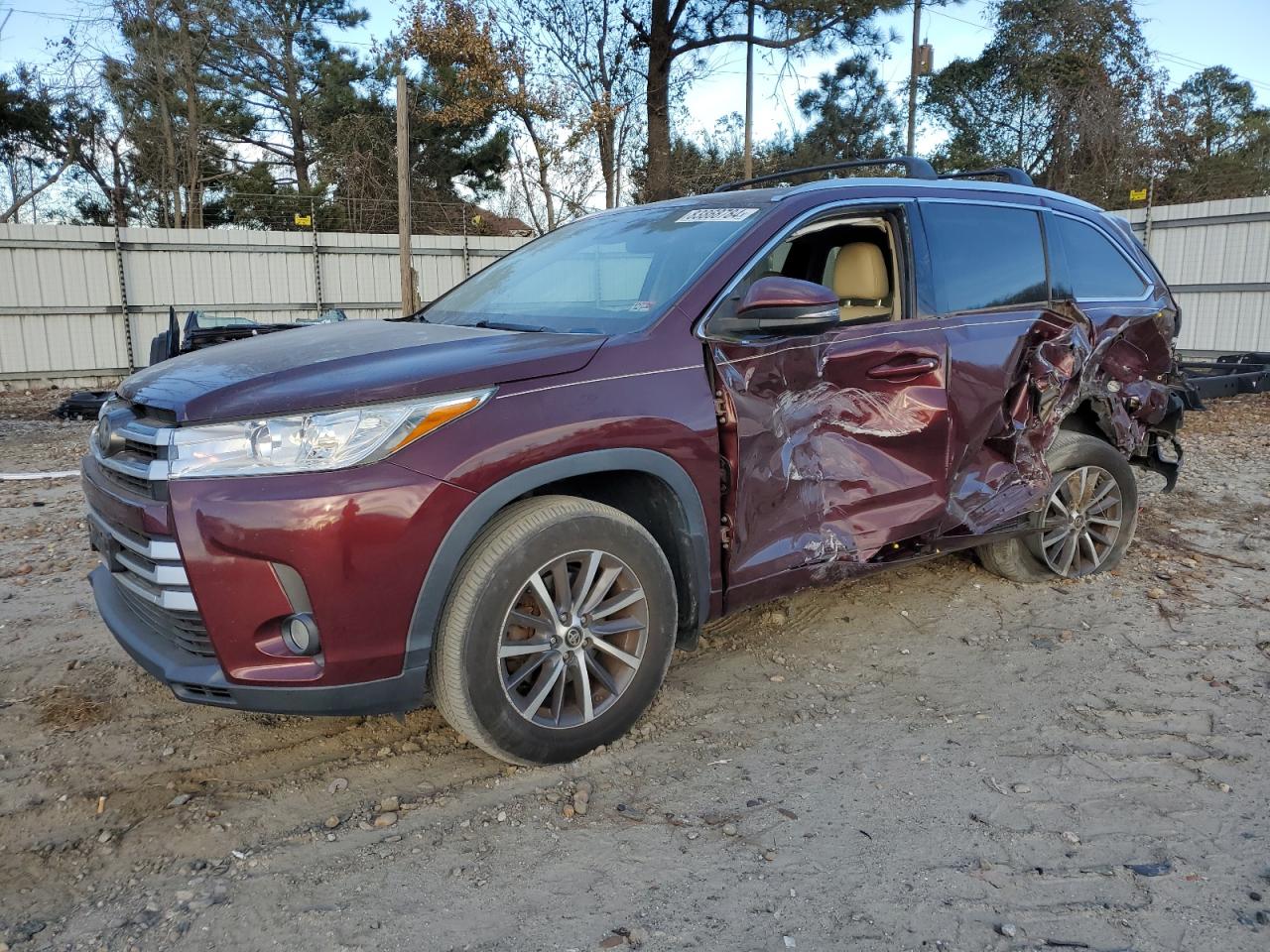 2017 Toyota Highlander - Image 1