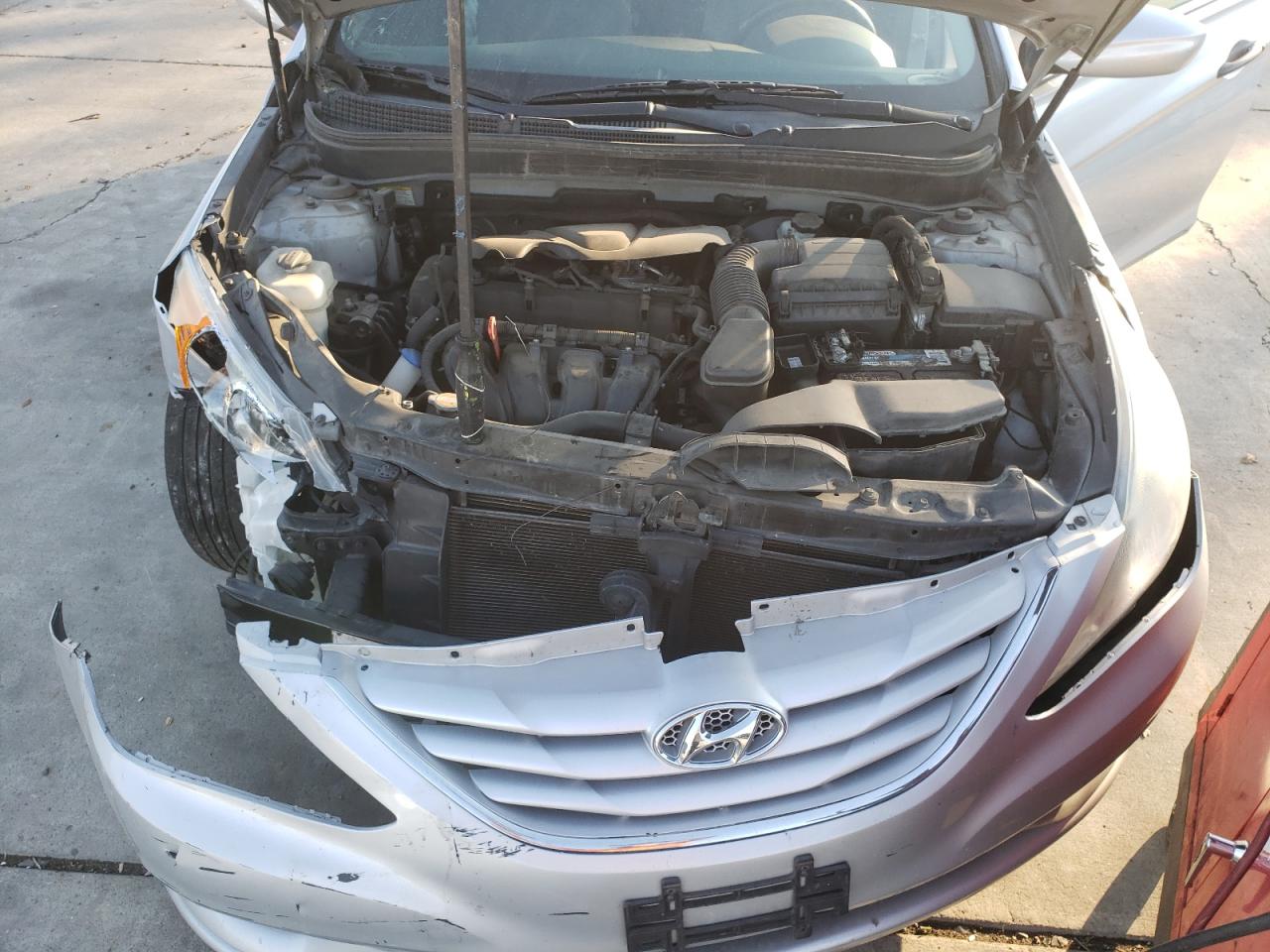 2013 Hyundai Sonata - Image 13