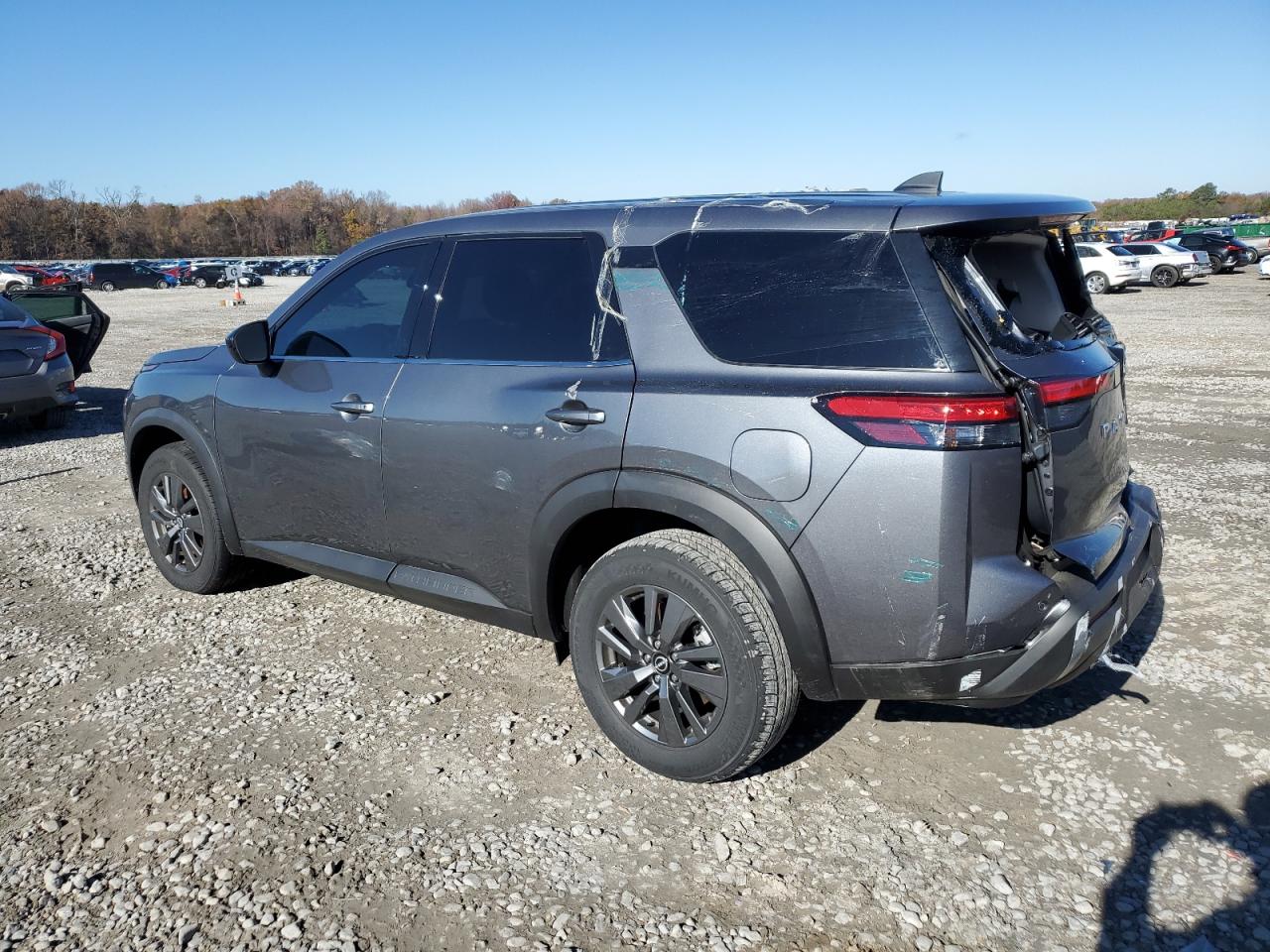2024 Nissan Pathfinder - Image 2