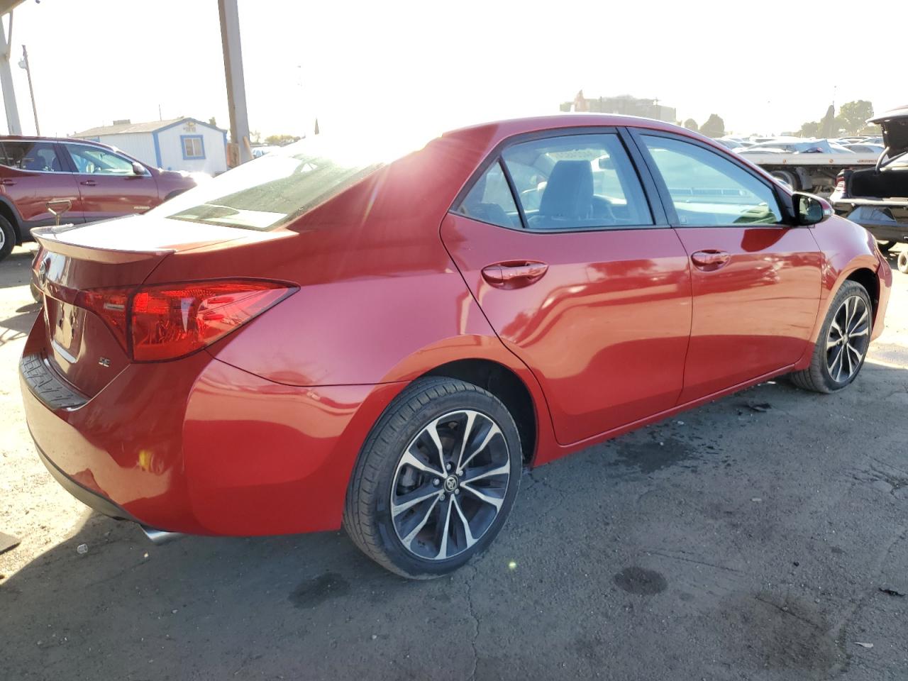 VIN 5YFBURHE4JP754981 2018 TOYOTA COROLLA no.3