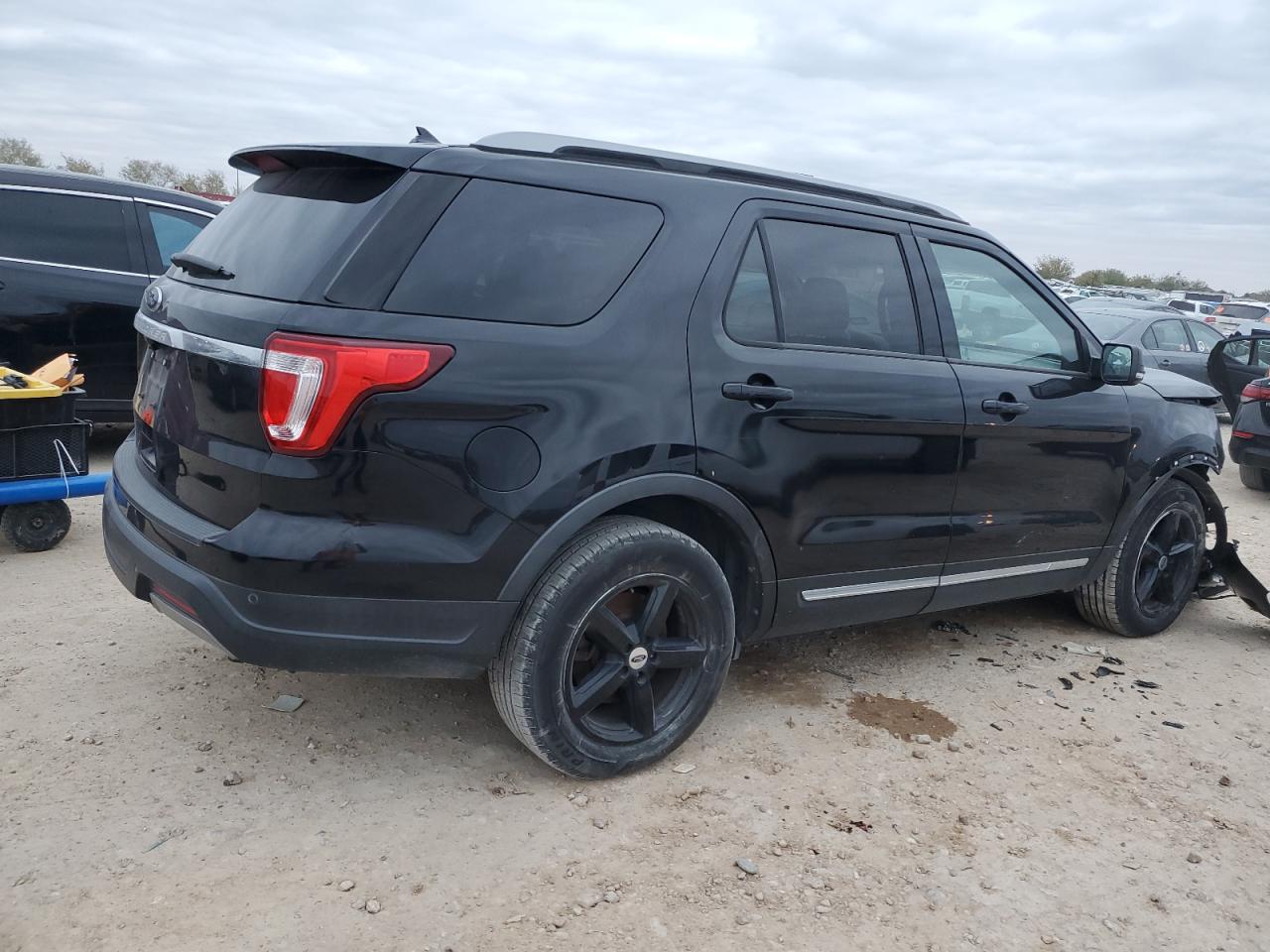 2019 Ford Explorer - Image 3