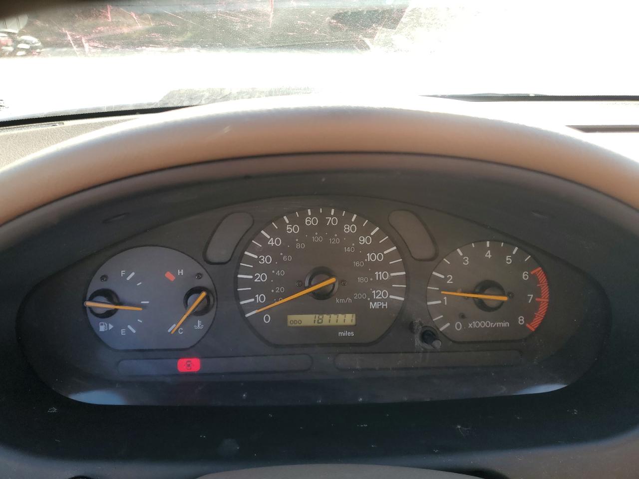 1999 Mitsubishi Galant - Image 9