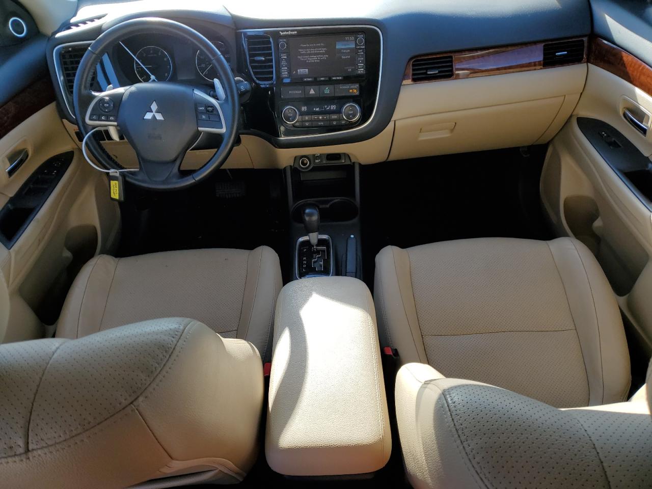 2015 Mitsubishi Outlander - Image 8
