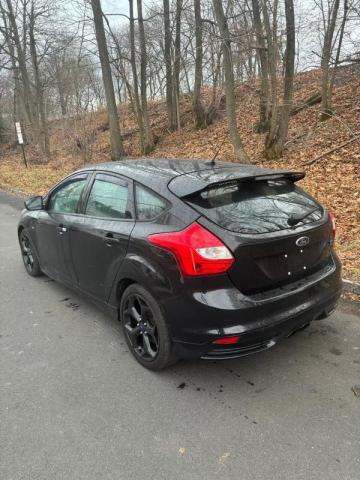 Хетчбеки FORD FOCUS 2013 Чорний