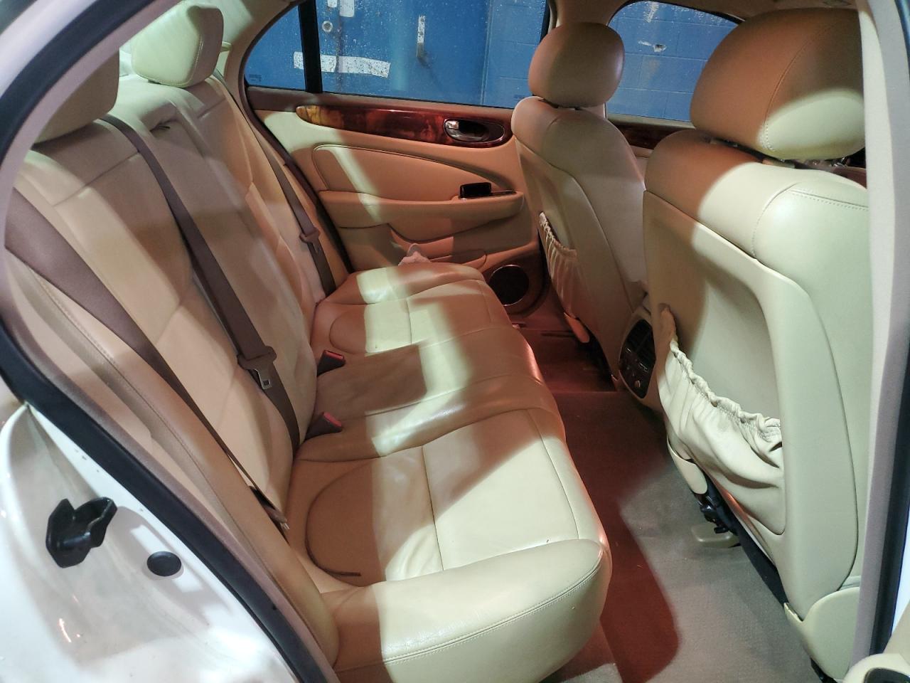 2006 Jaguar XJ - Image 10