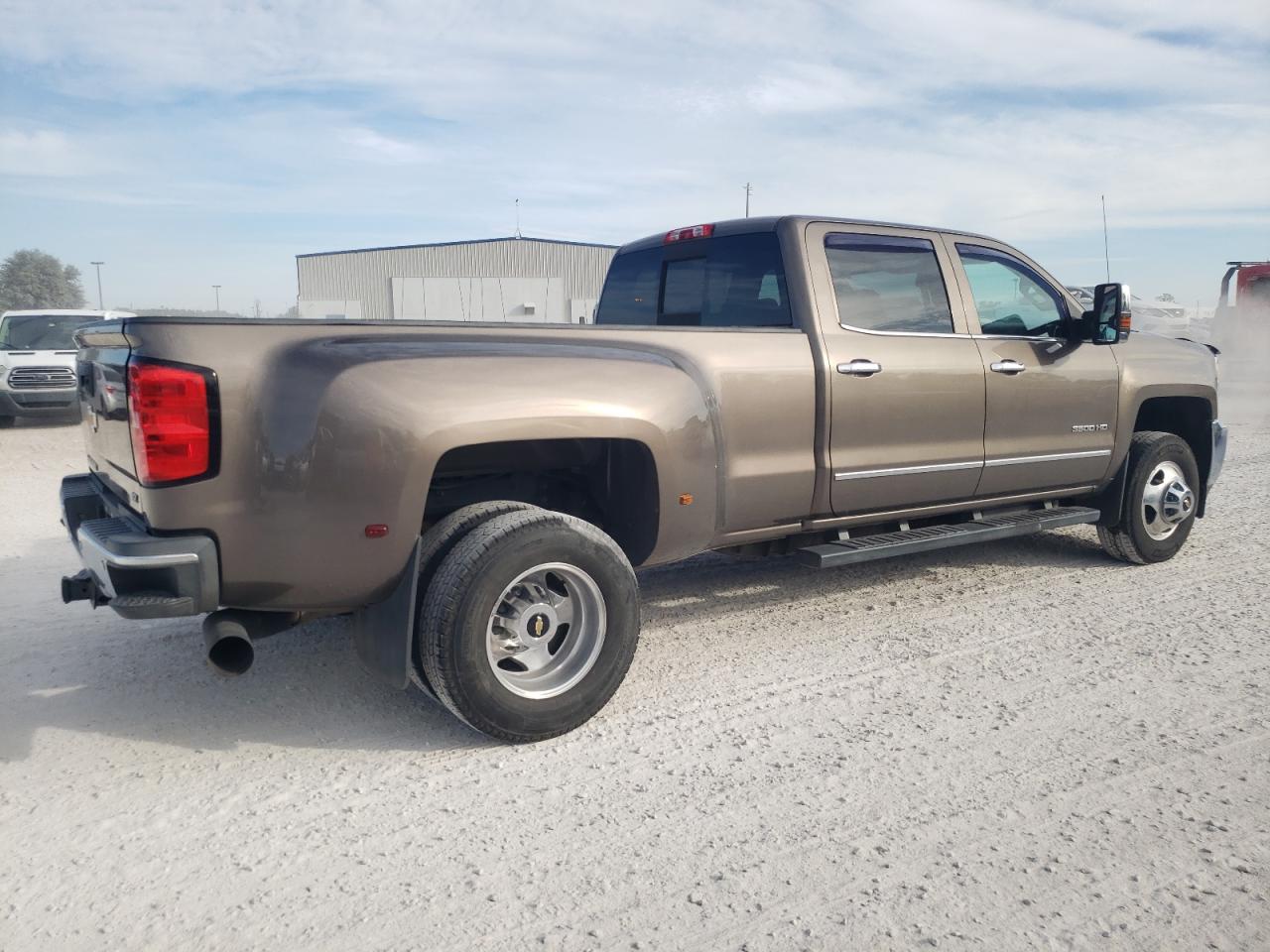 2015 Chevrolet Silverado - Image 3