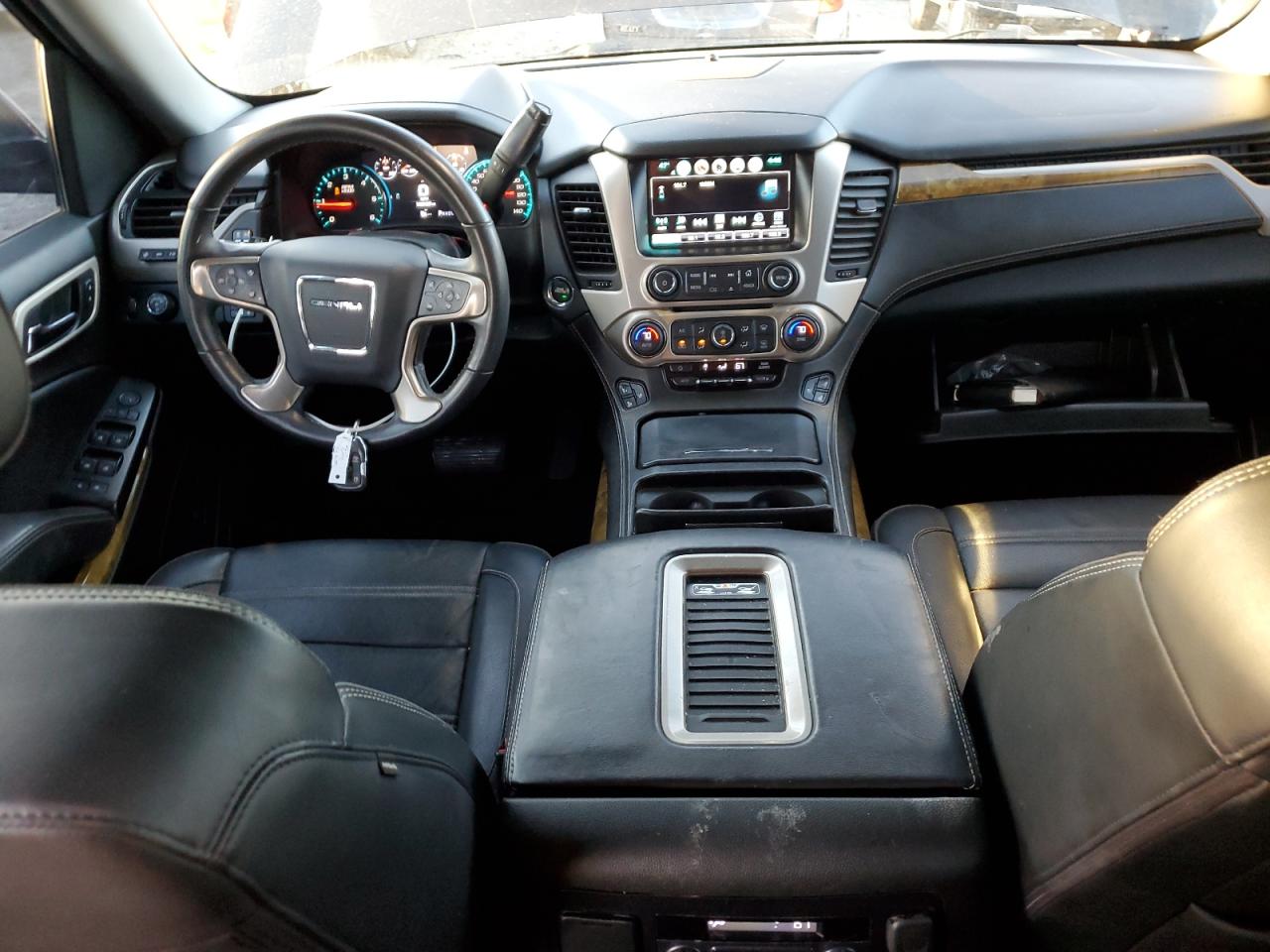 2017 GMC Yukon - Image 8