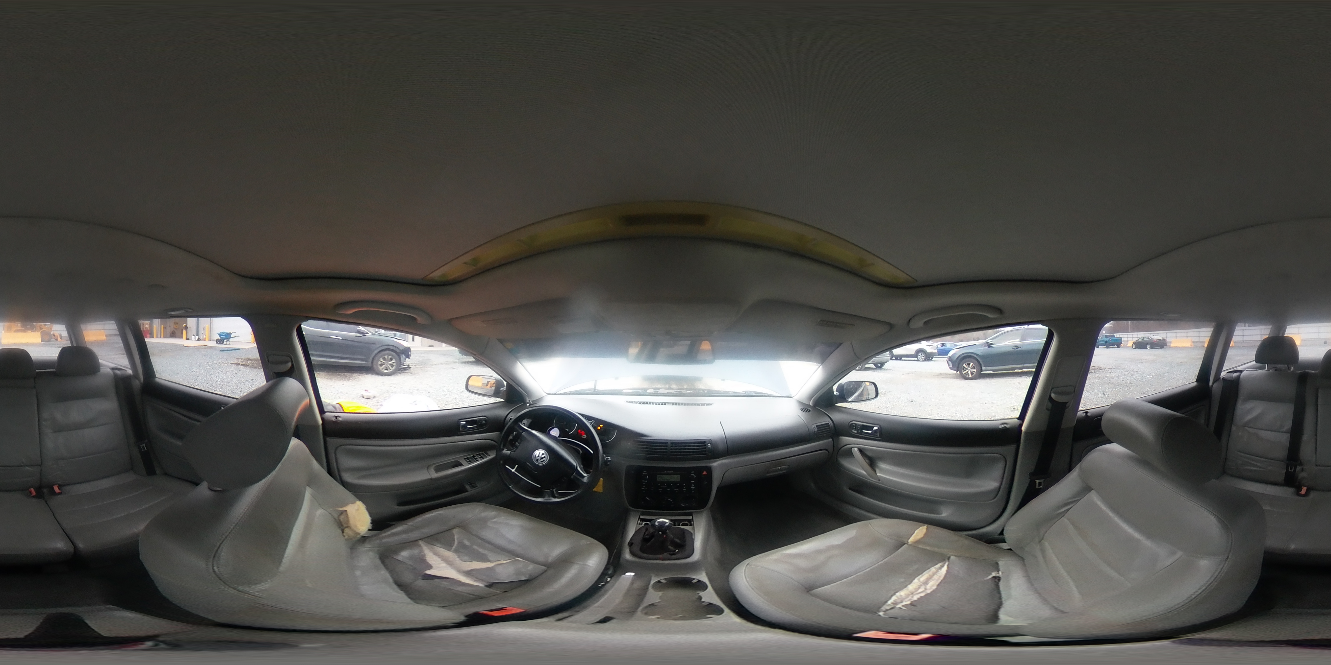 2004 Volkswagen Passat - Image 13